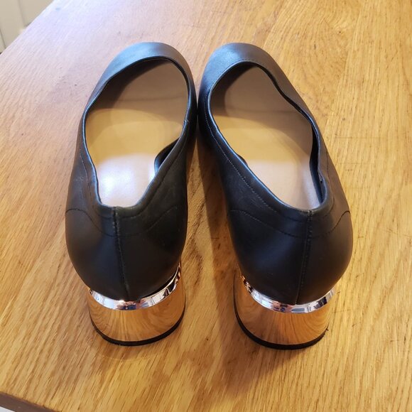 Aldo Black Full Leather Shoe with 1.5 inch Rose Gold Heels in size 9 - Picture 4 of 9